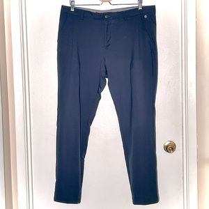 Adidas Ultimate365 Golf Pant 36/30, navy blue. 100% ♻️ materials. Ex. Condition